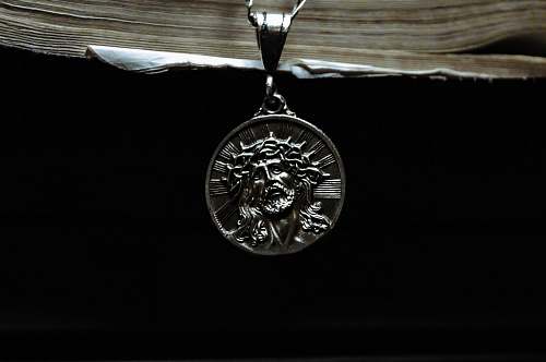 city of bowling green gold and silver round pendant bowling green